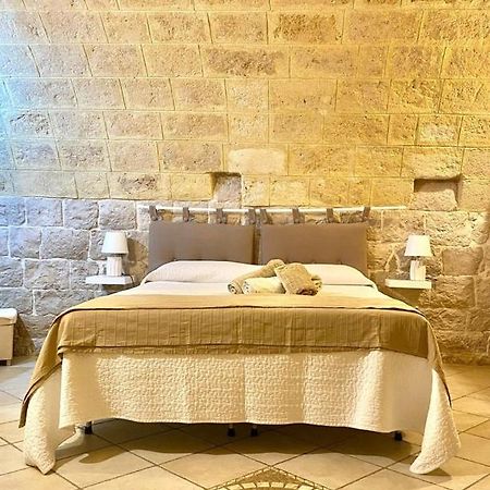 Suite Arco 166 Stanza Privata Trani Bagian luar foto