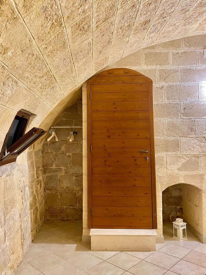 Suite Arco 166 Stanza Privata Trani Bagian luar foto