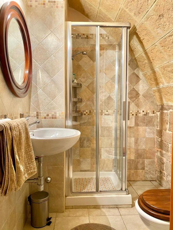 Suite Arco 166 Stanza Privata Trani Bagian luar foto