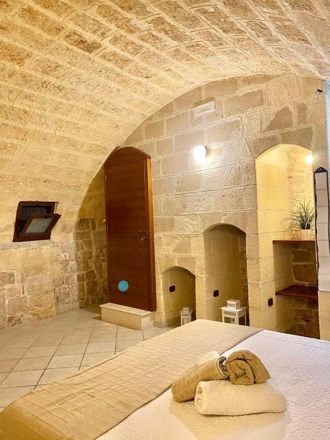 Suite Arco 166 Stanza Privata Trani Bagian luar foto
